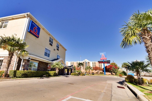 Gallery - Studio 6 Dallas-Richardson North