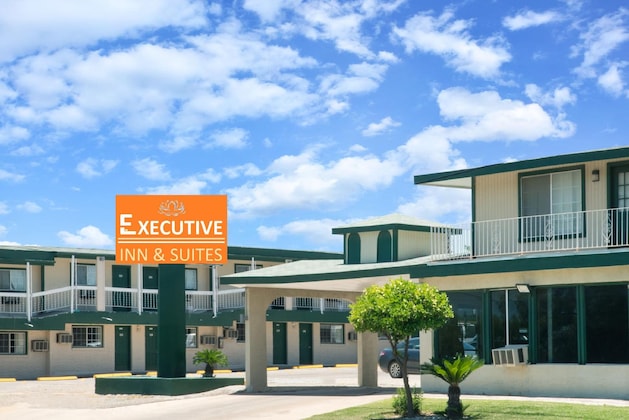 Gallery - Executive Inn And Kitchenette Suites