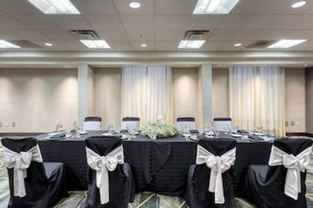 Gallery - Holiday Inn Hotel & Suites Atlanta Airport North