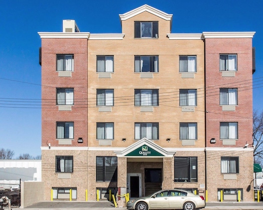 Gallery - Paramount Inn