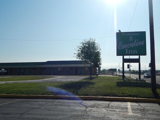 Gallery - Executive Inn