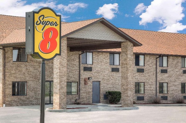 Gallery - Super 8 By Wyndham Gas City Marion Area