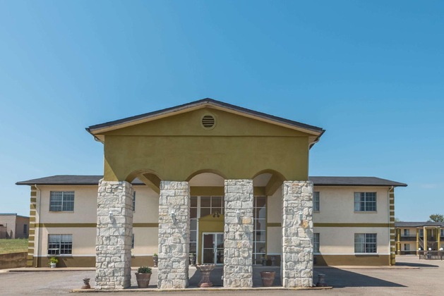Gallery - Knights Inn Greenville