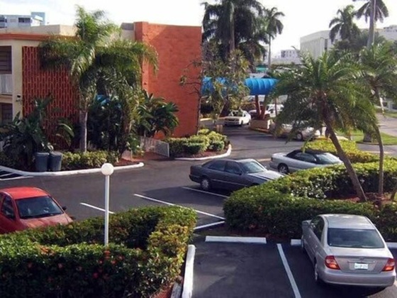 Gallery - Knights Inn Hallandale