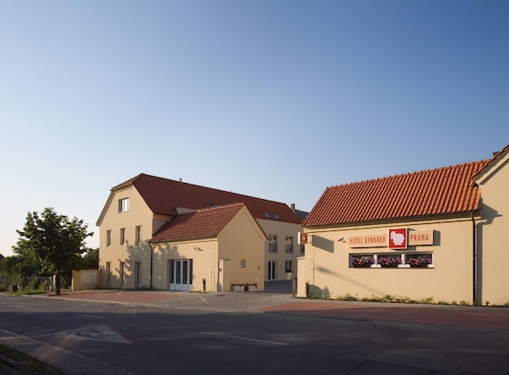 Gallery - Dolce Villa Hotel