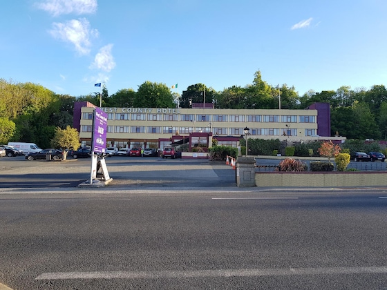 Gallery - West County Hotel