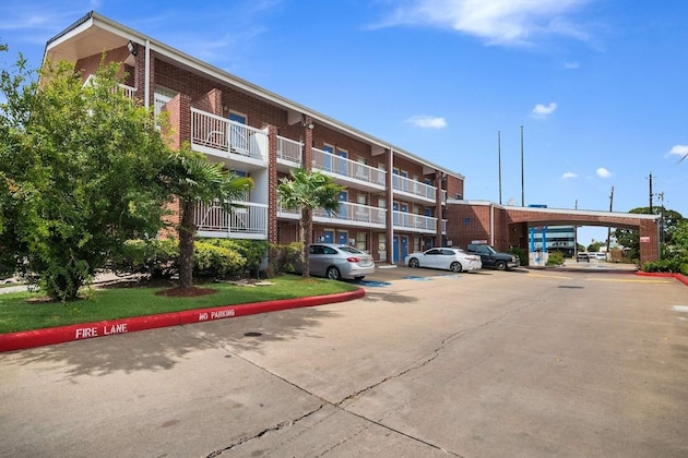 Gallery - Motel 6 Houston, Tx - Brookhollow