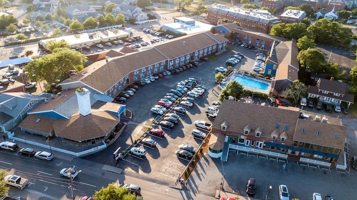 Gallery - Hyannis Plaza Hotel