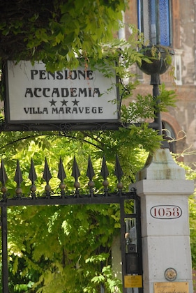 Gallery - Pensione Accademia - Villa Maravege