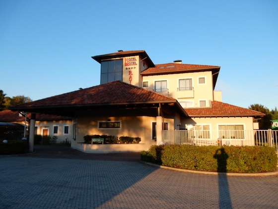 Gallery - Raya Hotel Motel