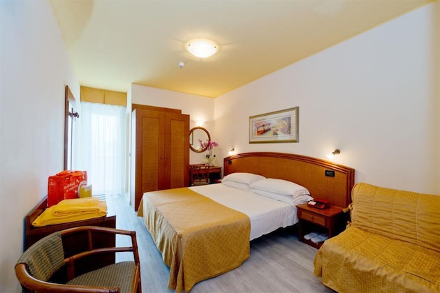 Gallery - Hotel Ambassador