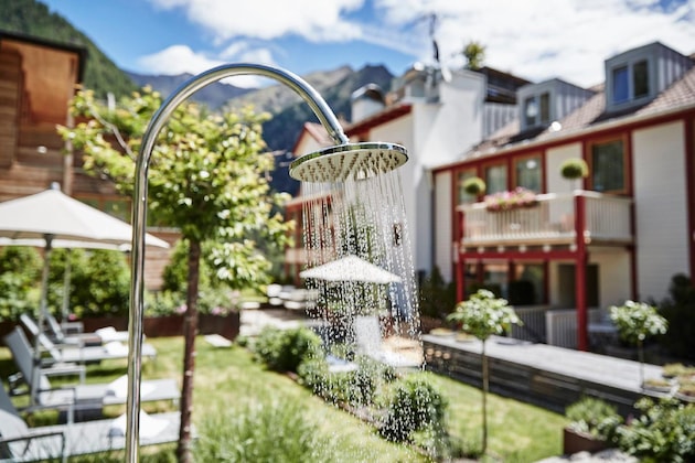 Gallery - Goldene Rose Karthaus