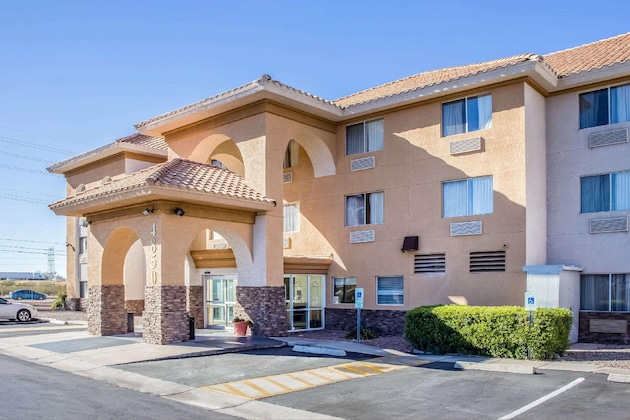 Gallery - Comfort Inn & Suites Near Kino Sports Complex