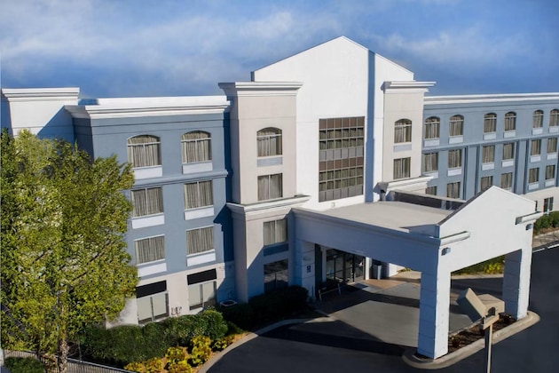 Gallery - Murfreesboro Central Hotel