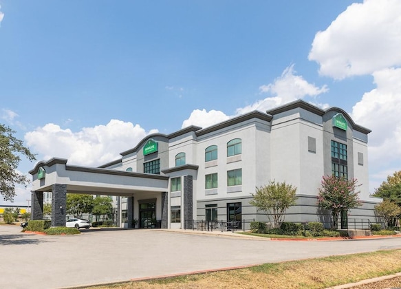 Gallery - Wingate By Wyndham Round Rock Hotel & Conference Center