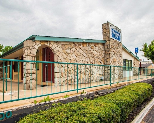 Gallery - Rodeway Inn