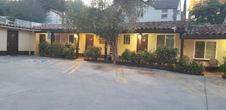 Gallery - El Patio Inn - Near Universal Studios Hollywood