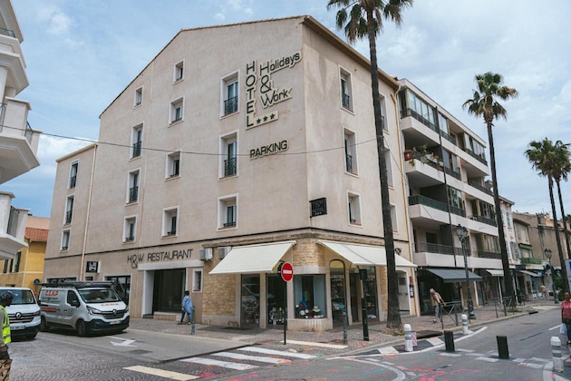 Gallery - Hôtel Holidays & Work