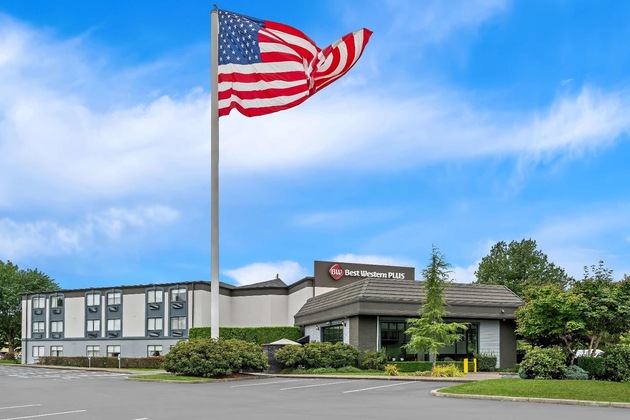 Gallery - Best Western Premier Plaza Hotel & Conference Center