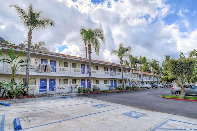 Gallery - Motel 6 Chino - Los Angeles Area
