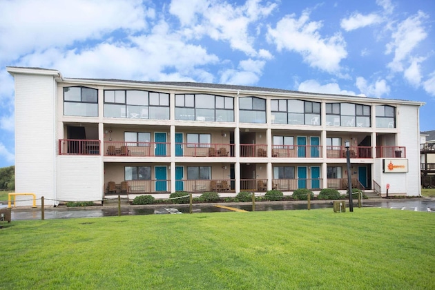 Gallery - Days Inn & Suites By Wyndham Kill Devil Hills-Mariner