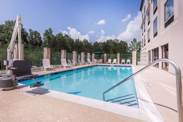 Gallery - Wingate By Wyndham Lagrange