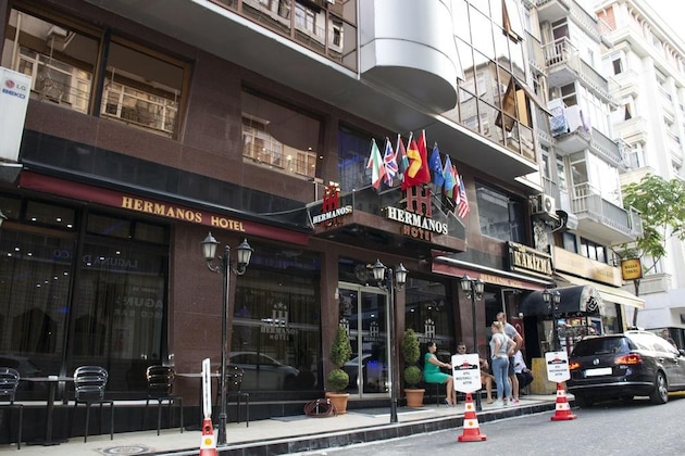 Gallery - Hermanos Hotel