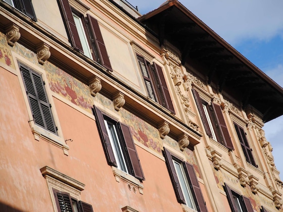 Gallery - White Vatican