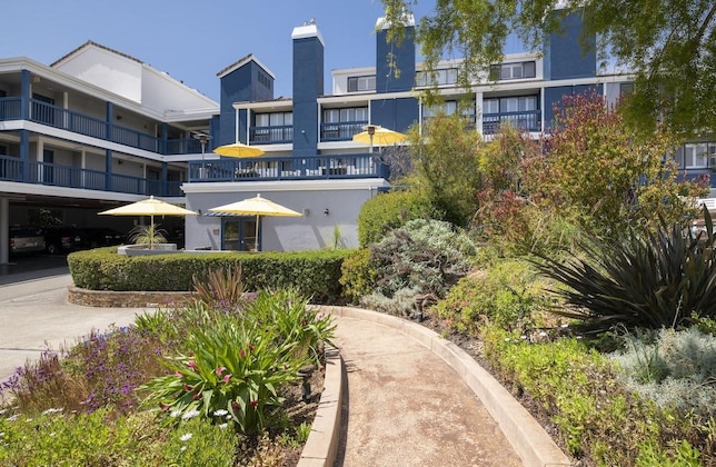 Gallery - Mariposa Inn & Suites