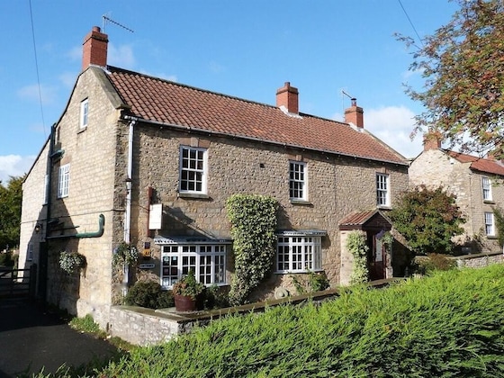 Gallery - Plumpton Court