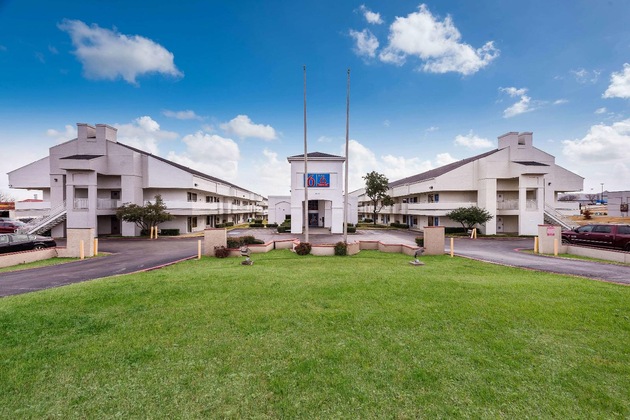 Gallery - Motel 6 Irving Tx Irving Dfw Airport East