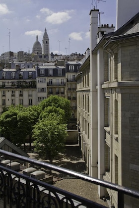Gallery - Le Montclair Montmartre by River