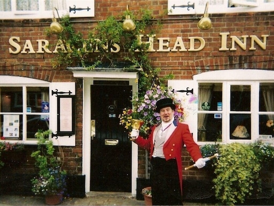 Gallery - The Saracens Head