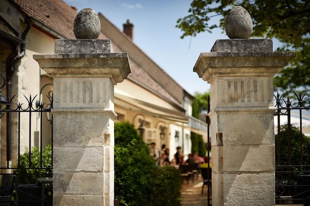Gallery - Como Le Montrachet
