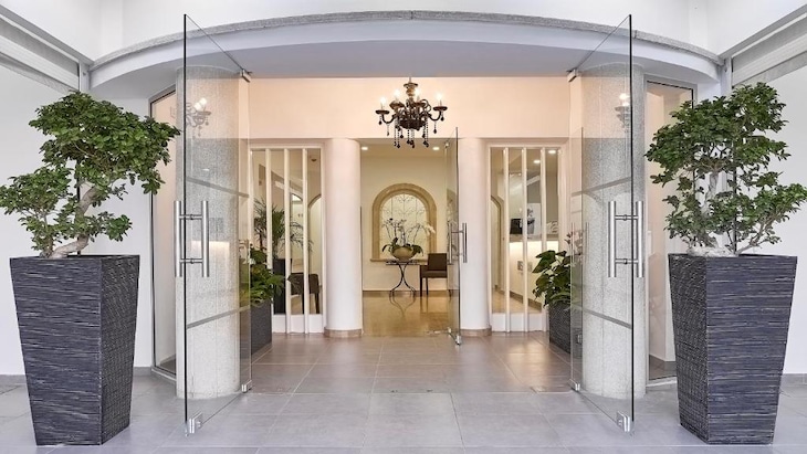 Gallery - Mikes Kanarium Hotel