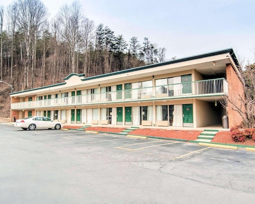 Gallery - Econo Lodge Martinsville