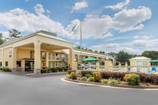 Gallery - Quality Inn Mccomb