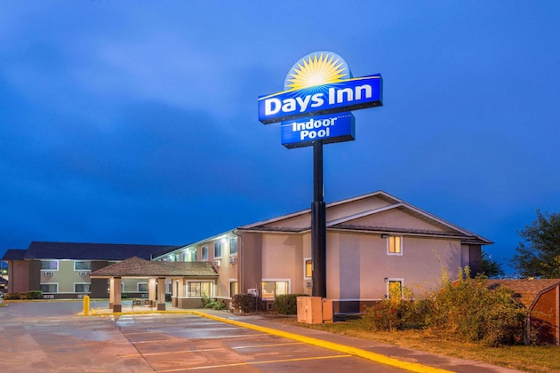 Gallery - Days Inn By Wyndham Topeka