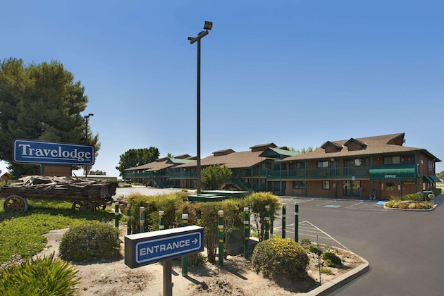 Gallery - Travelodge By Wyndham Lemoore Near Naval Air Station