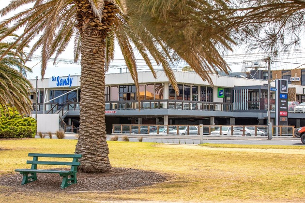 Gallery - Nightcap At Sandringham Hotel