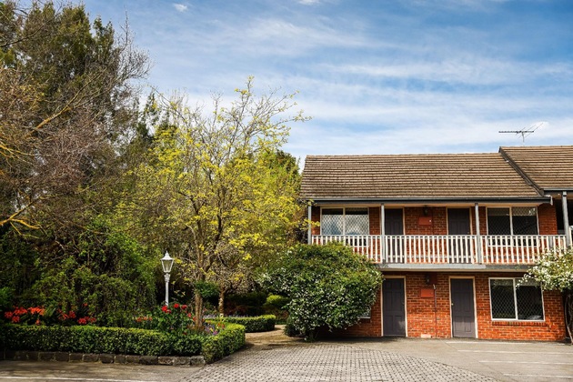 Gallery - Elizabethan Lodge