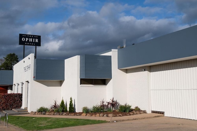 Gallery - The Ophir Hotel