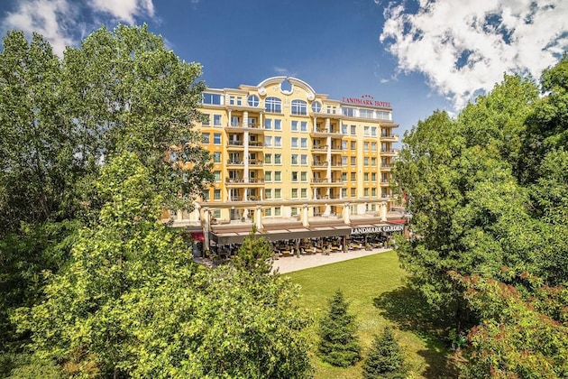 Gallery - Landmark Creek Hotel & Wellness