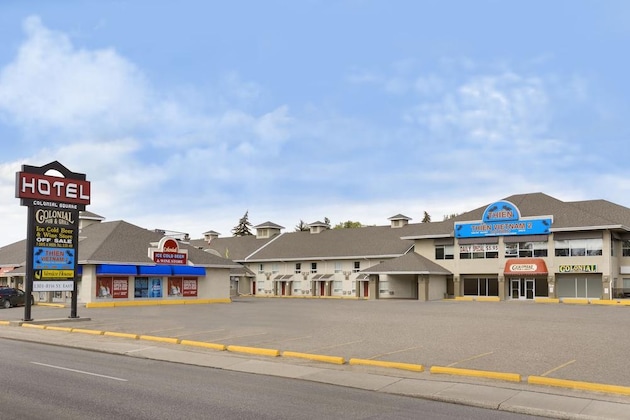 Gallery - Colonial Square Inn & Suites