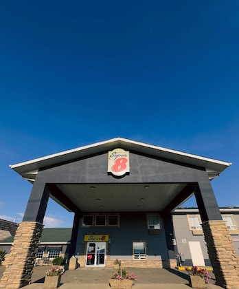 Gallery - Super 8 By Wyndham Dawson Creek