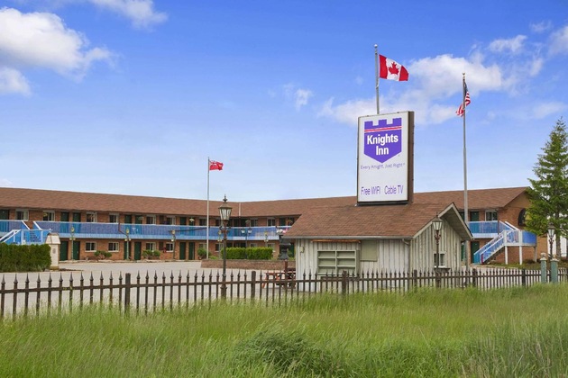 Gallery - Knights Inn Lindsay