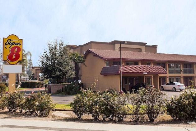 Gallery - Super 8 By Wyndham Visalia