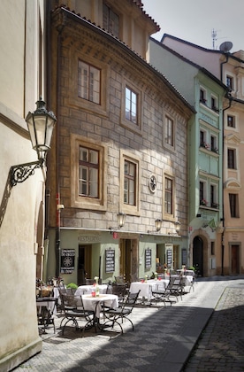 Gallery - Black Star Suites
