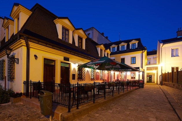 Gallery - Nelly Kelly's Hotel