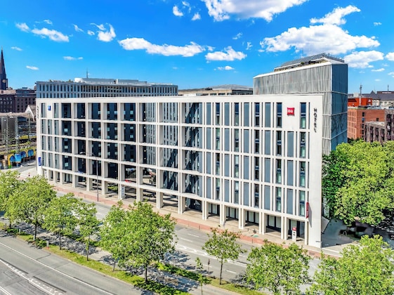 Gallery - Ibis Budget Hamburg City